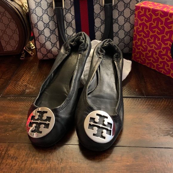 Tory Burch Black/Silver Leather Reva Flats -- Size 8.5 - Picture 3 of 13